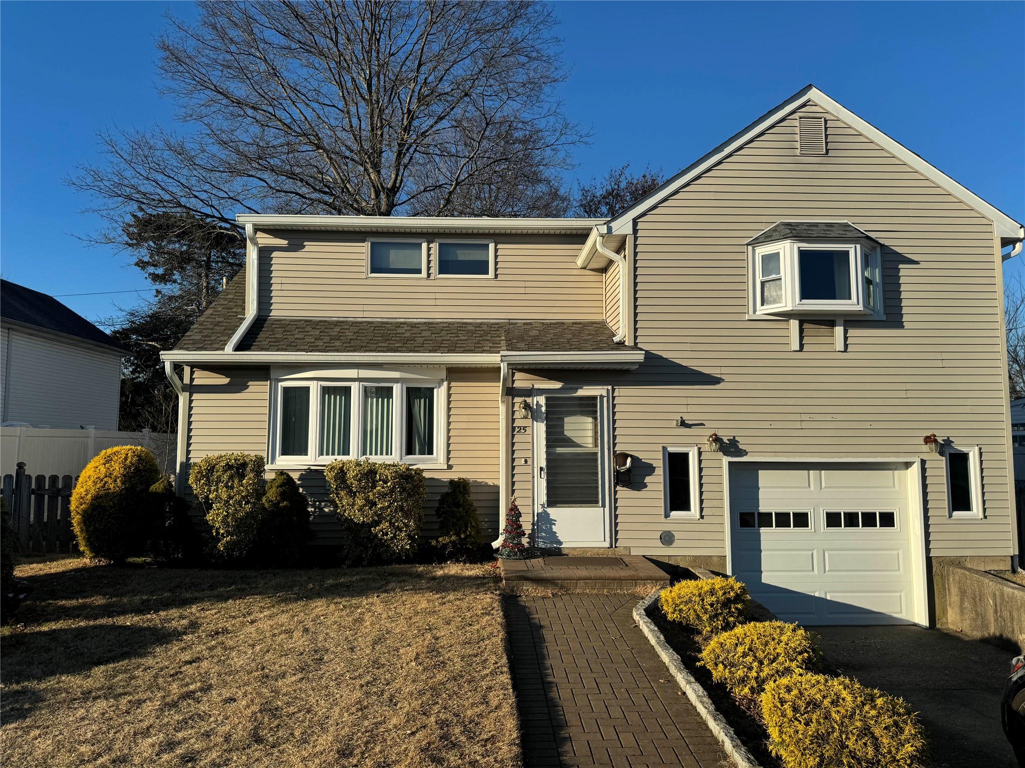 25 Rutland Road, Massapequa, New York image 1