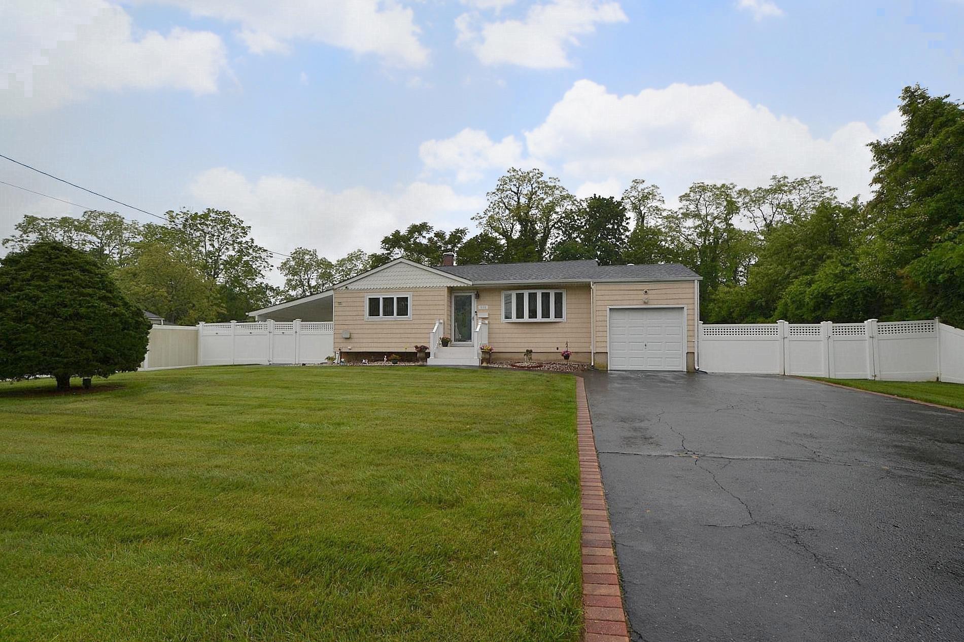 608 Amsterdam Avenue, East Patchogue, New York image 2
