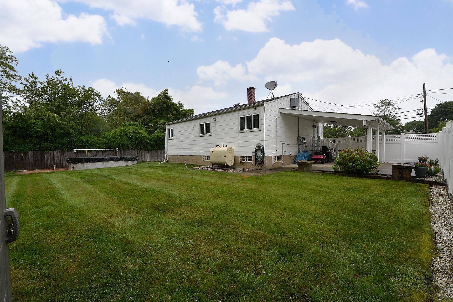 608 Amsterdam Avenue, East Patchogue, New York image 20