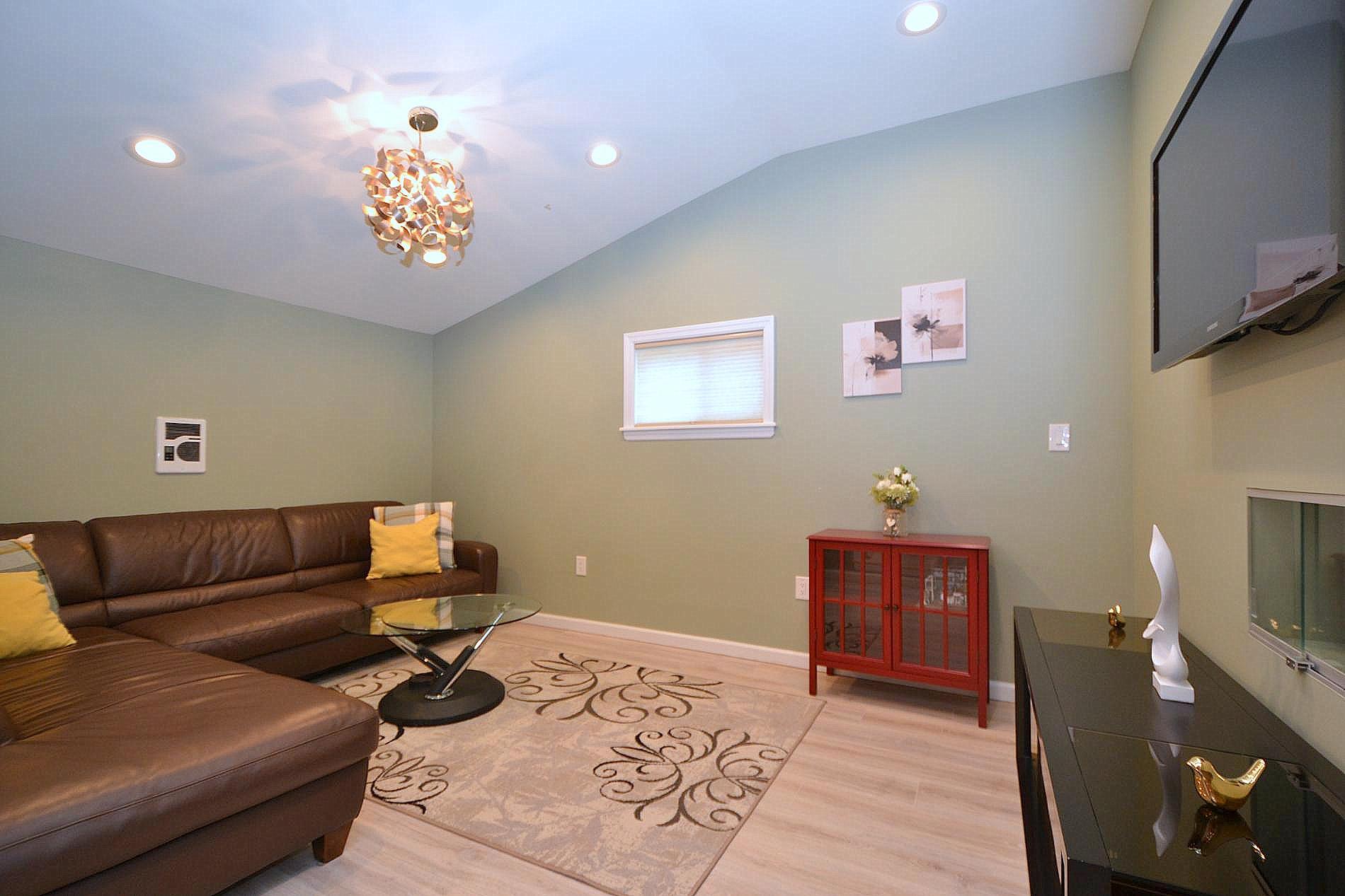 608 Amsterdam Avenue, East Patchogue, New York image 13