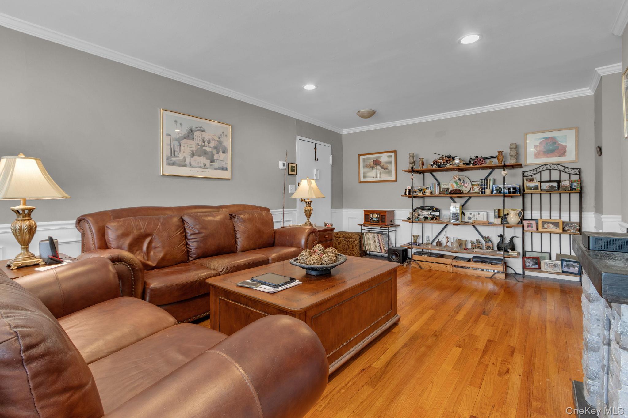 7 E Lawrence Park Drive 8