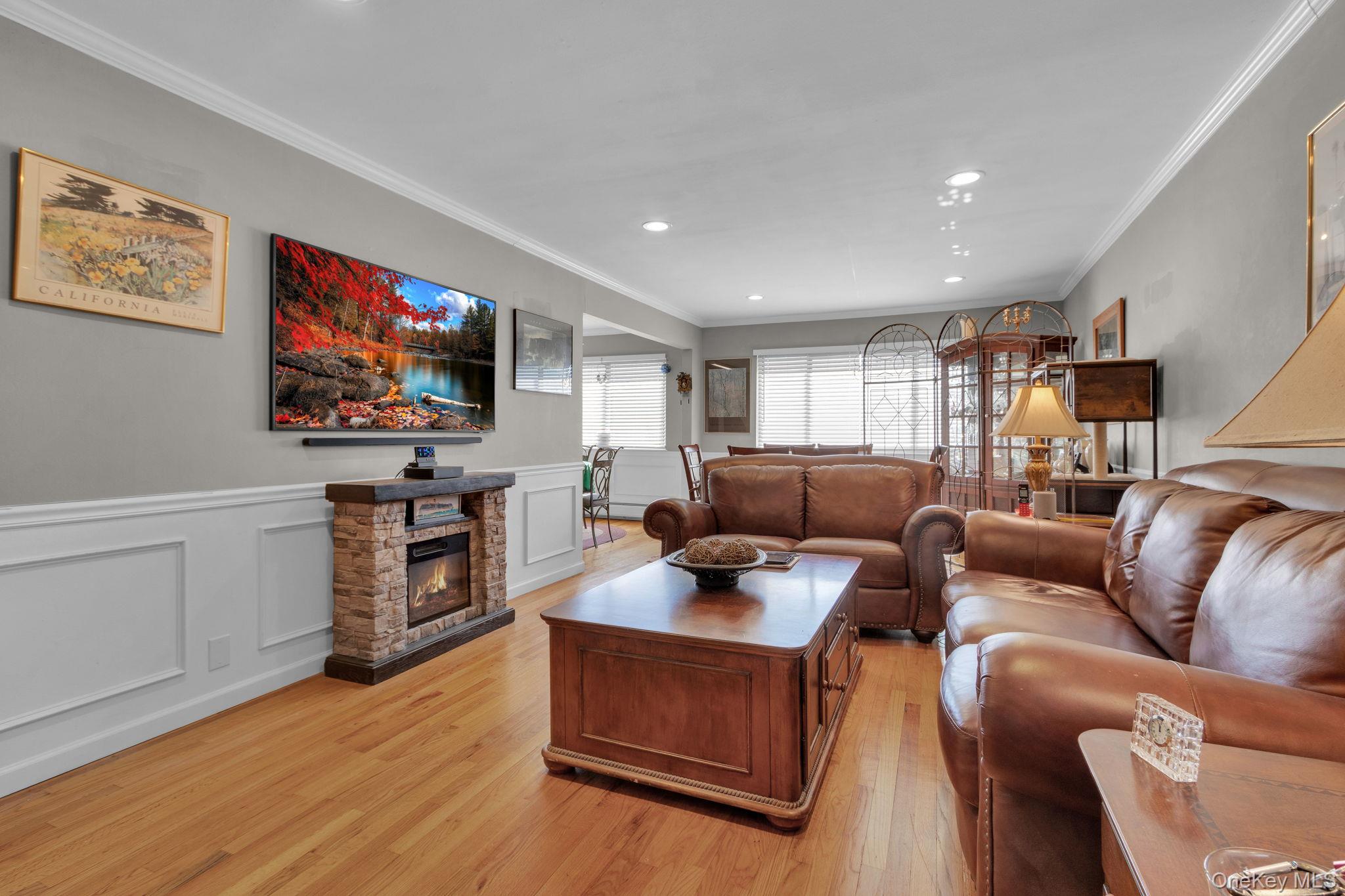 7 E Lawrence Park Drive 8