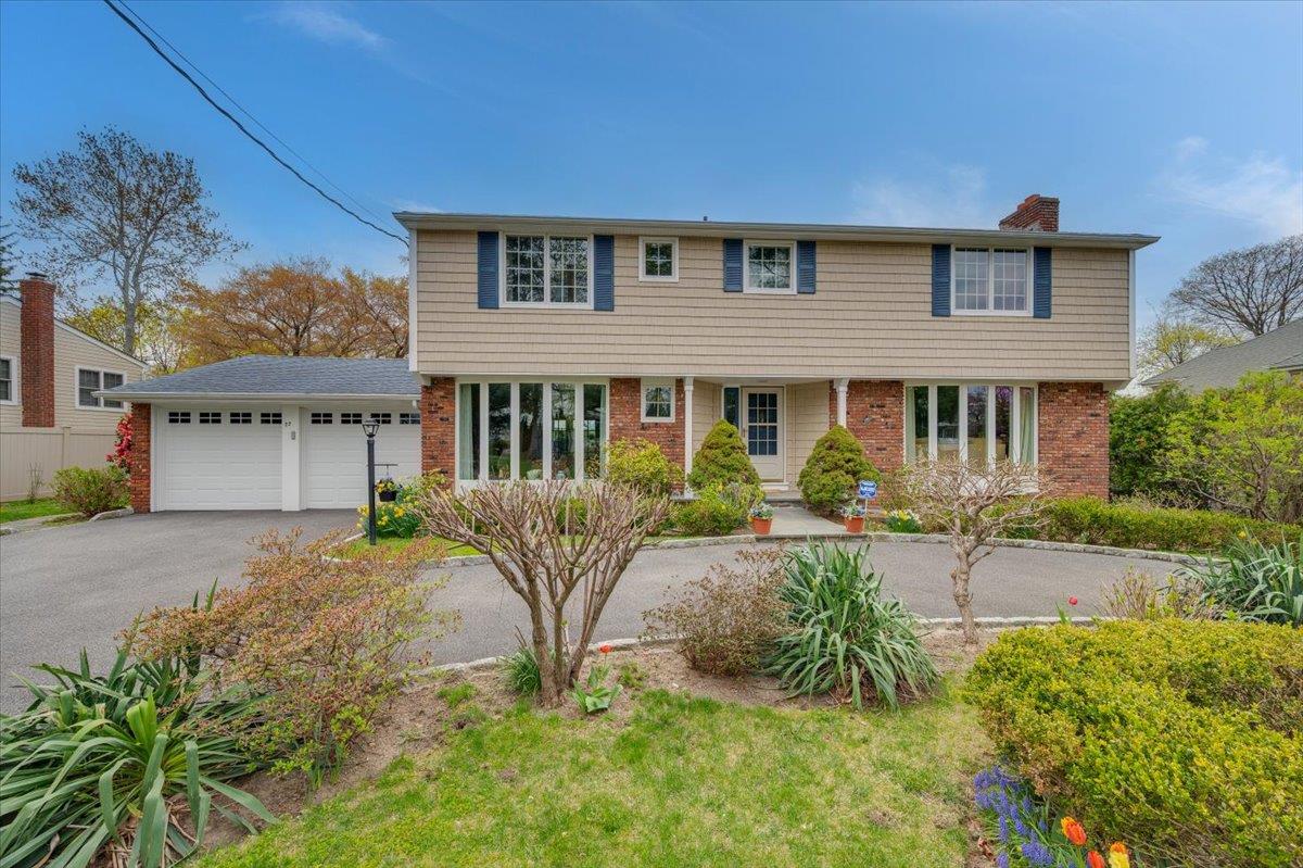 22 Potters Lane, New Rochelle, New York image 2