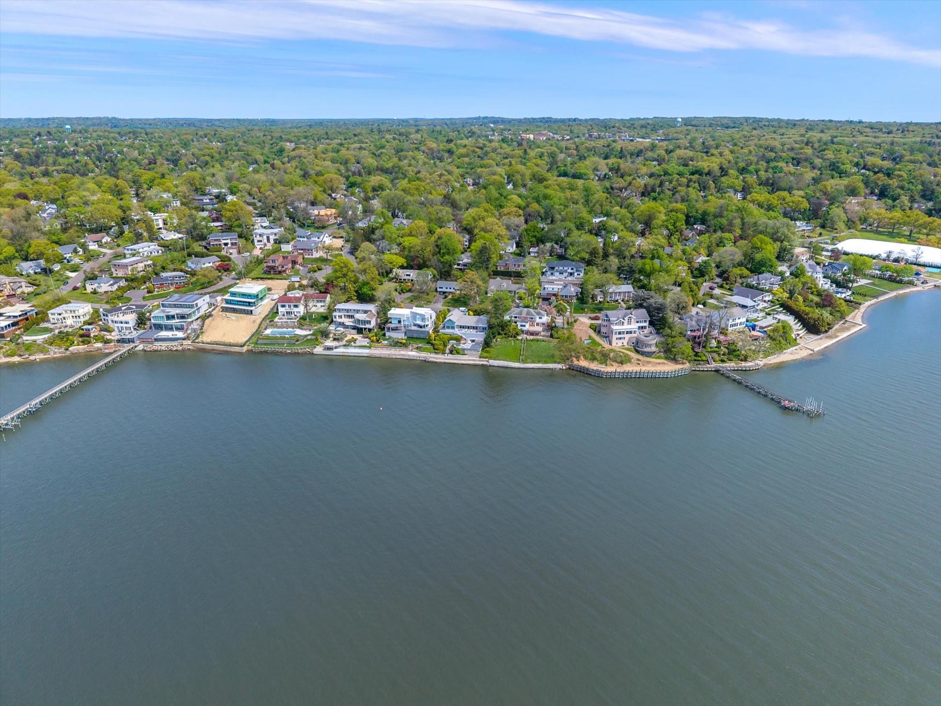 22 Shorecliff Place, Great Neck, New York image 26
