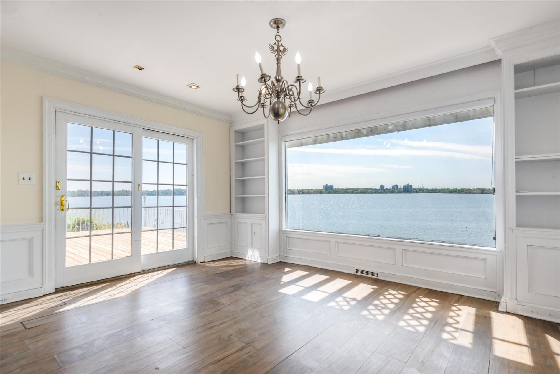 22 Shorecliff Place, Great Neck, New York image 16