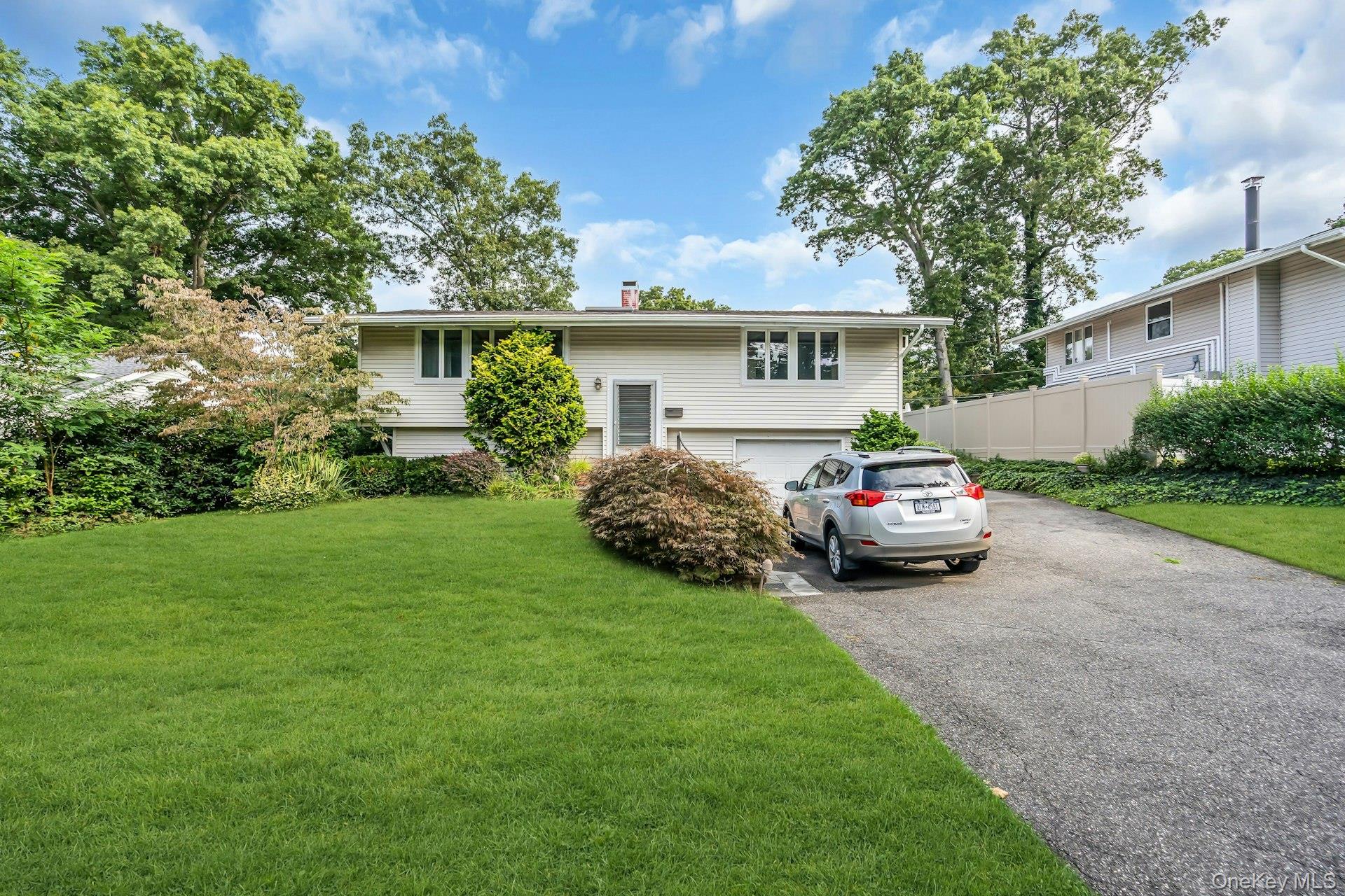 23 Redleaf Lane
