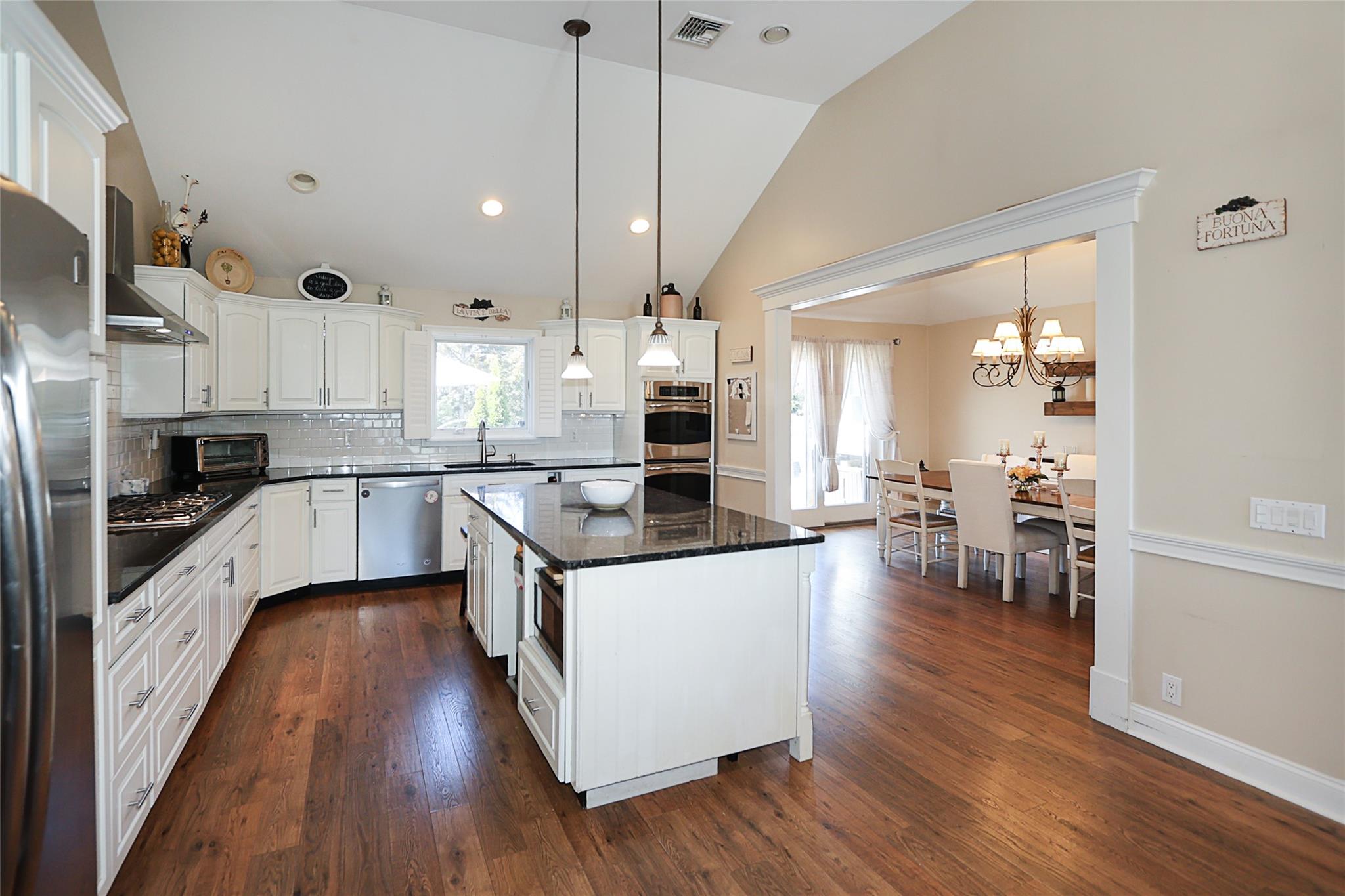 7 Burrwood Court, East Northport, New York image 11