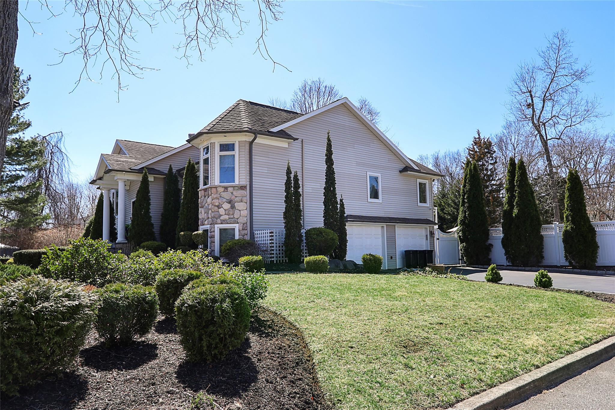 7 Burrwood Court, East Northport, New York image 4