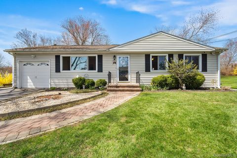 Photo of 3453 Flanders Drive, Yorktown Heights, NY 10598 (MLS # 986119)