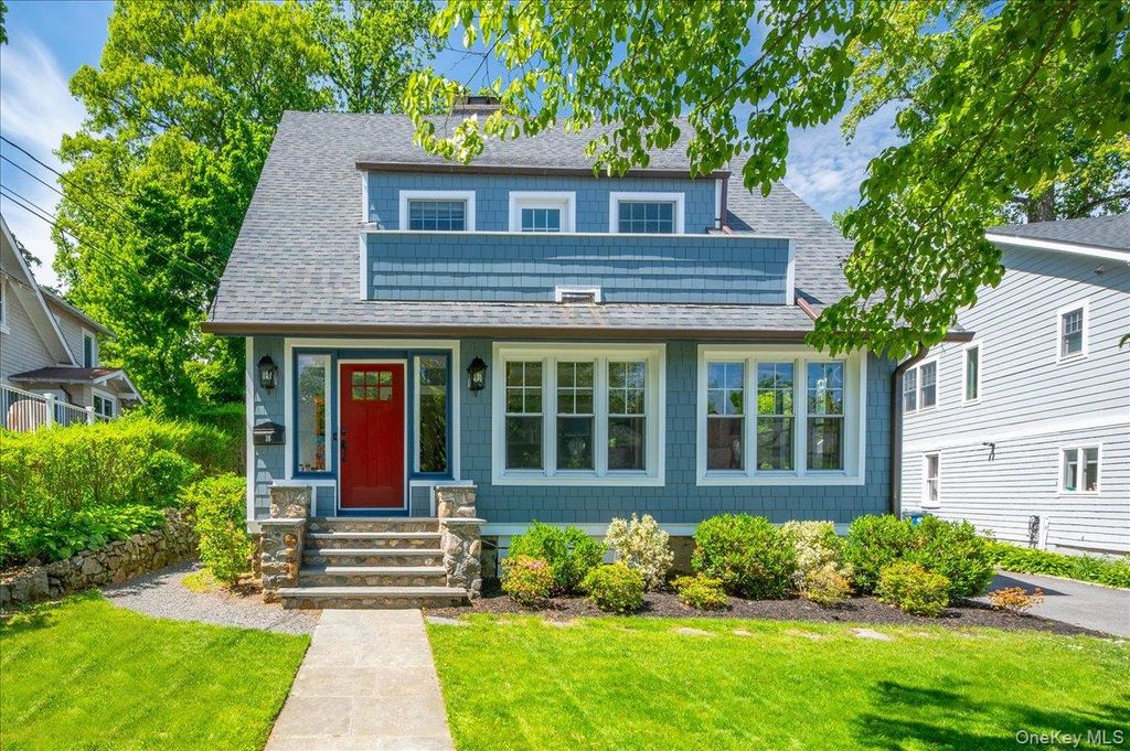 Photo of 18 Wildwood Road, Larchmont, NY 10538 (MLS # 997712)