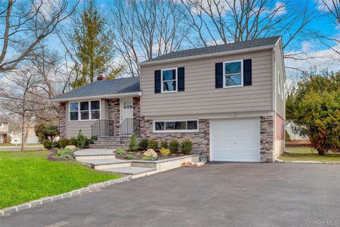 10 Poet Lane Greenlawn NY 11740