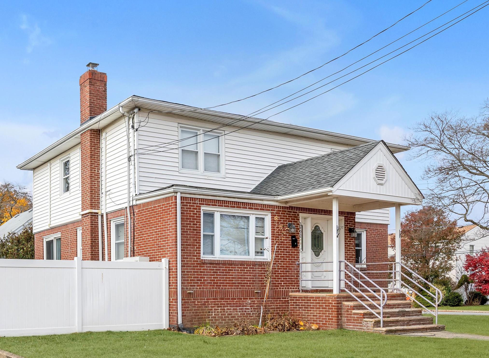2492 Lefferts Place, Bellmore, New York image 1