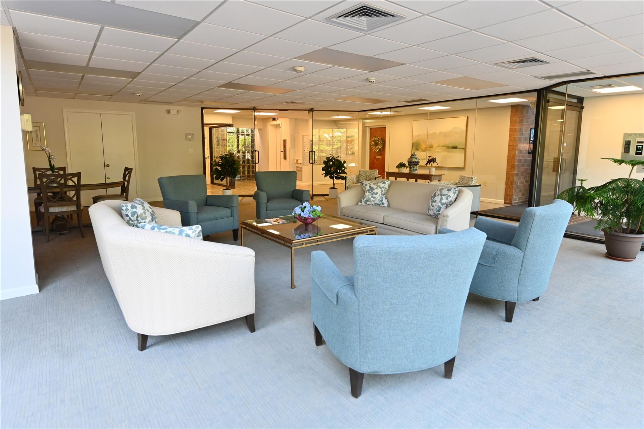 800 Willis Avenue #211, Albertson, New York image 2