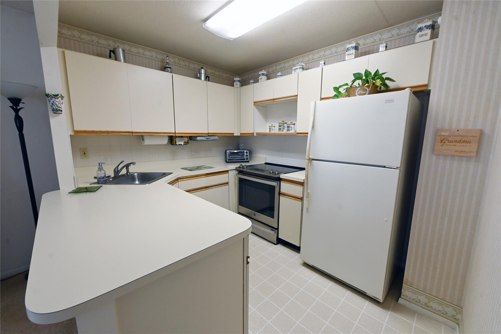 800 Willis Avenue #211, Albertson, New York image 3