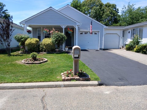 Photo of 5127 Village Circle E, Manorville, NY 11949 (MLS # 1028753)