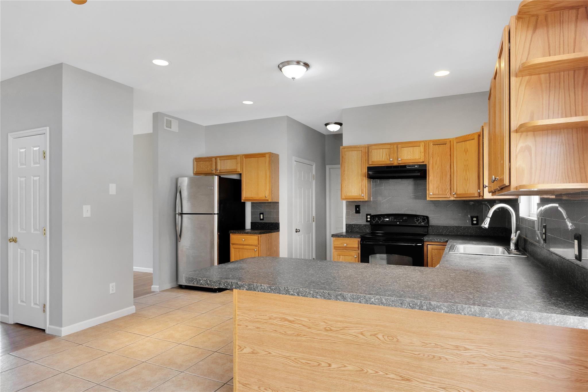 2A Rosewood Avenue, Amityville, New York image 15