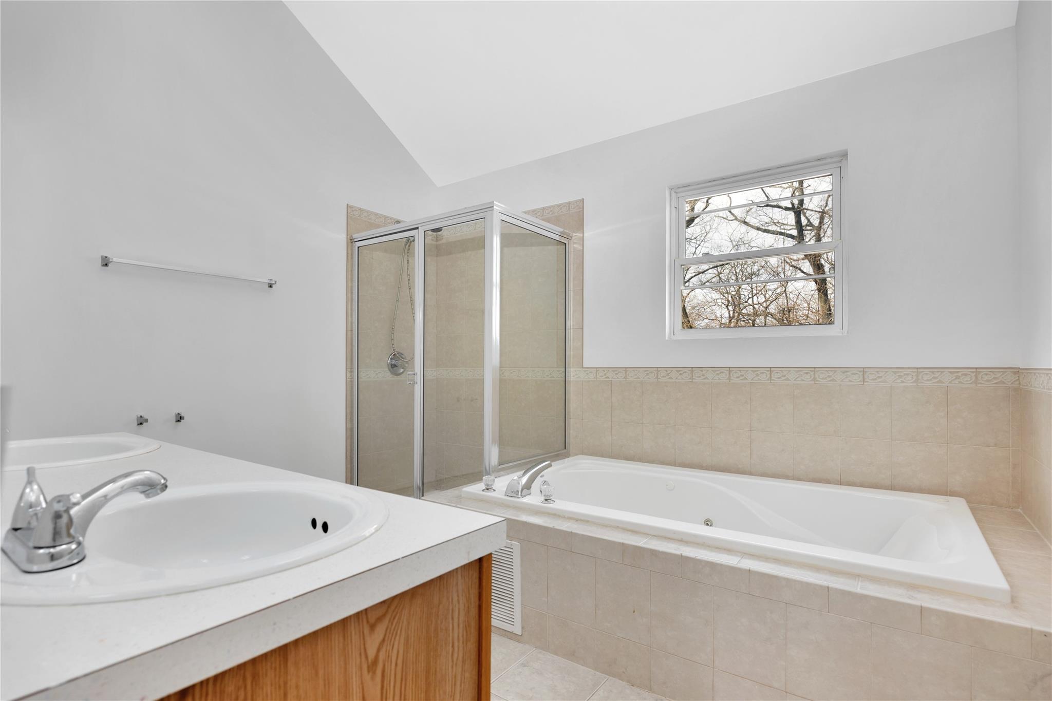 2A Rosewood Avenue, Amityville, New York image 32