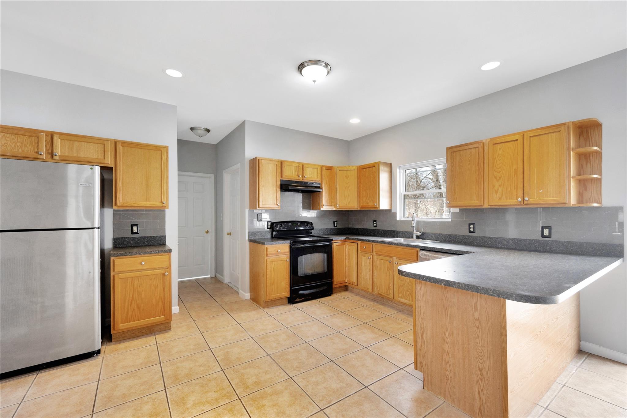 2A Rosewood Avenue, Amityville, New York image 13