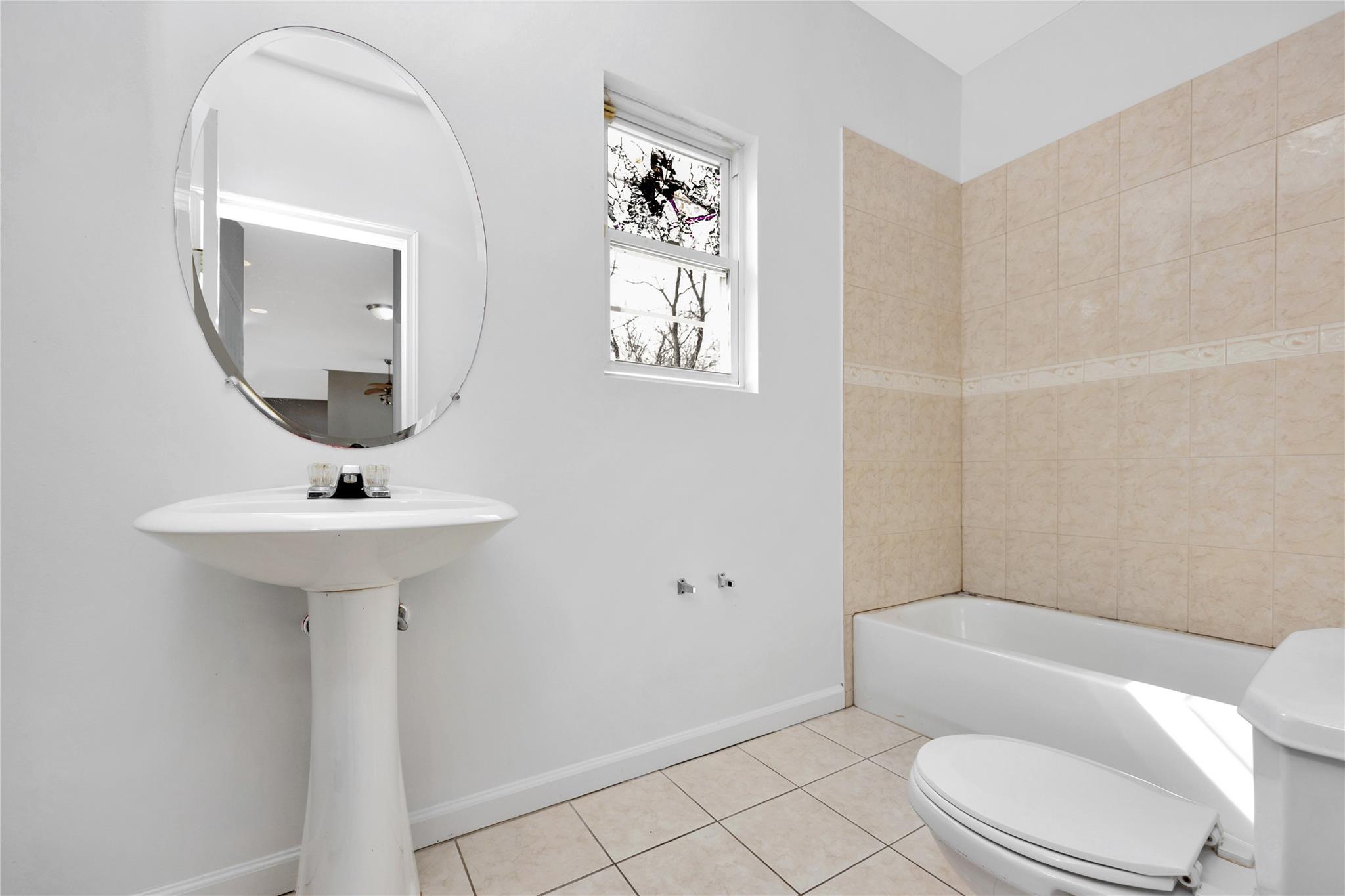 2A Rosewood Avenue, Amityville, New York image 16