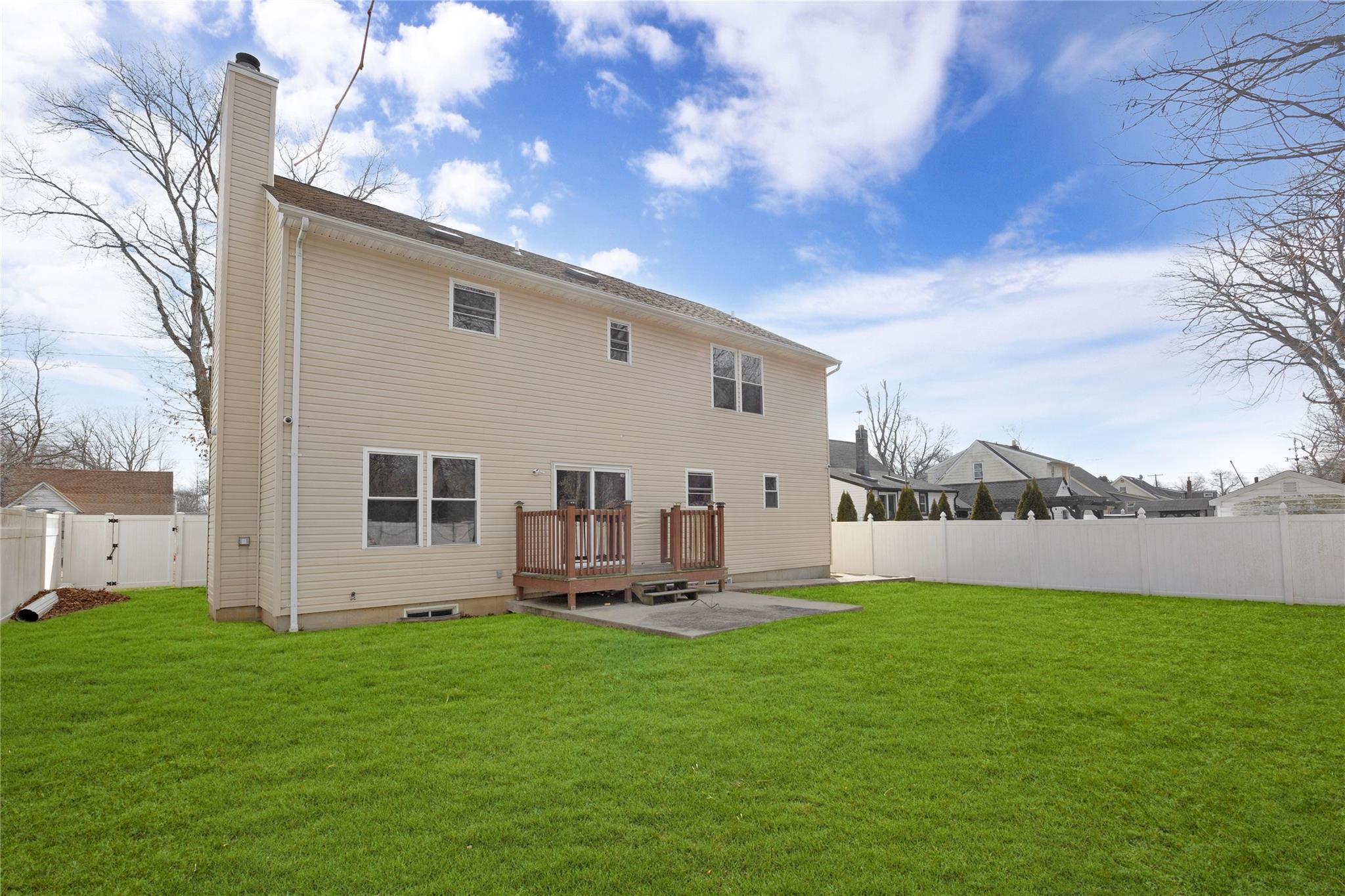 2A Rosewood Avenue, Amityville, New York image 6