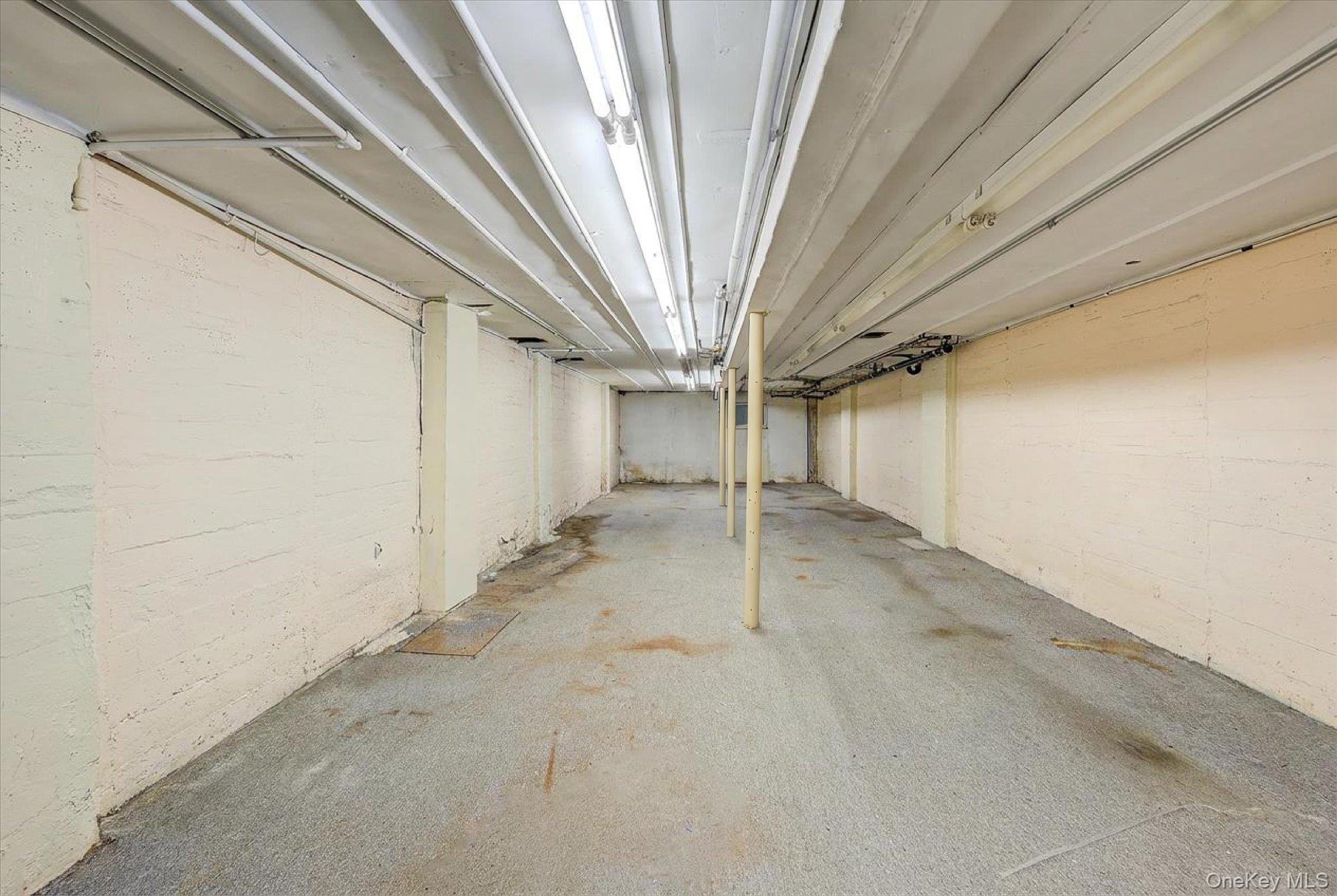 32-33/35/37/39 Steinway Street