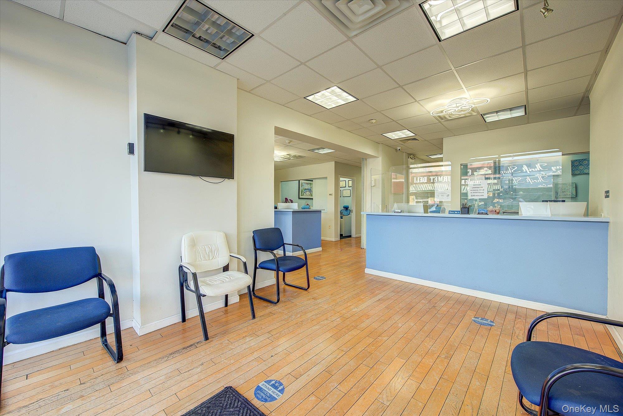 32-33/35/37/39 Steinway Street