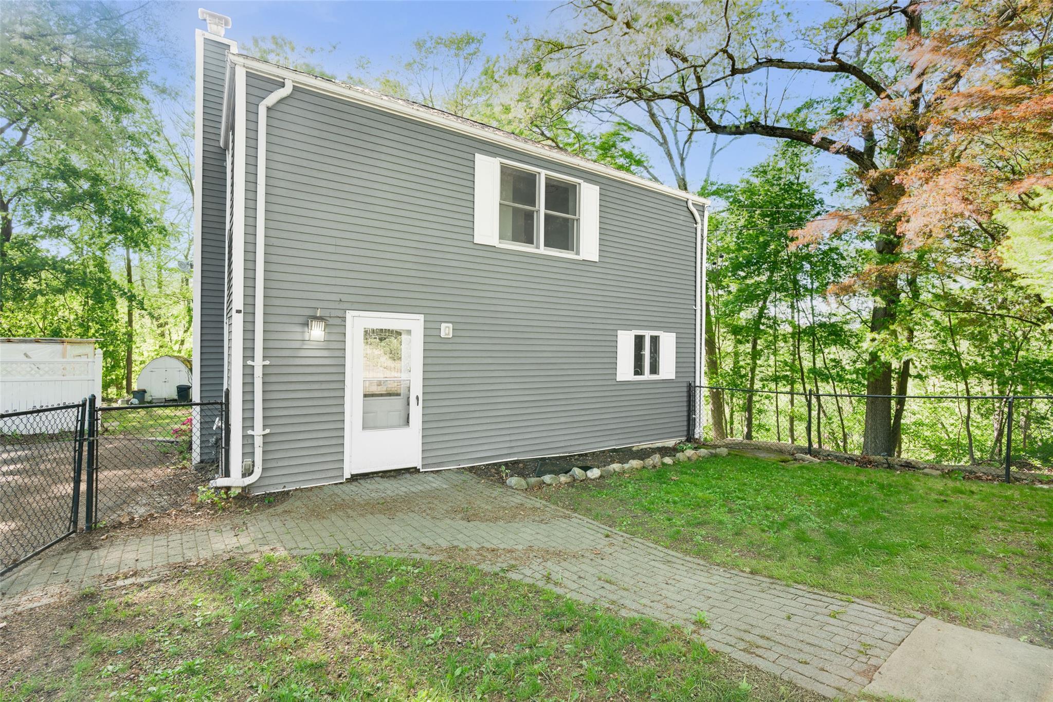 194 Frederick Street