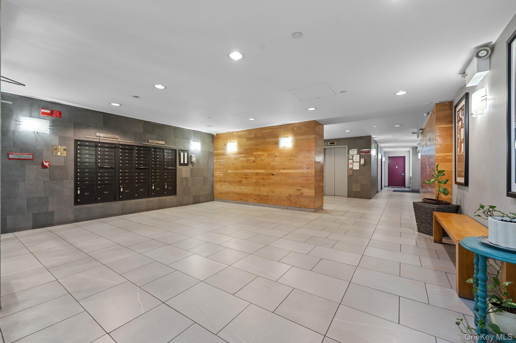 715 Fox Street 4H
