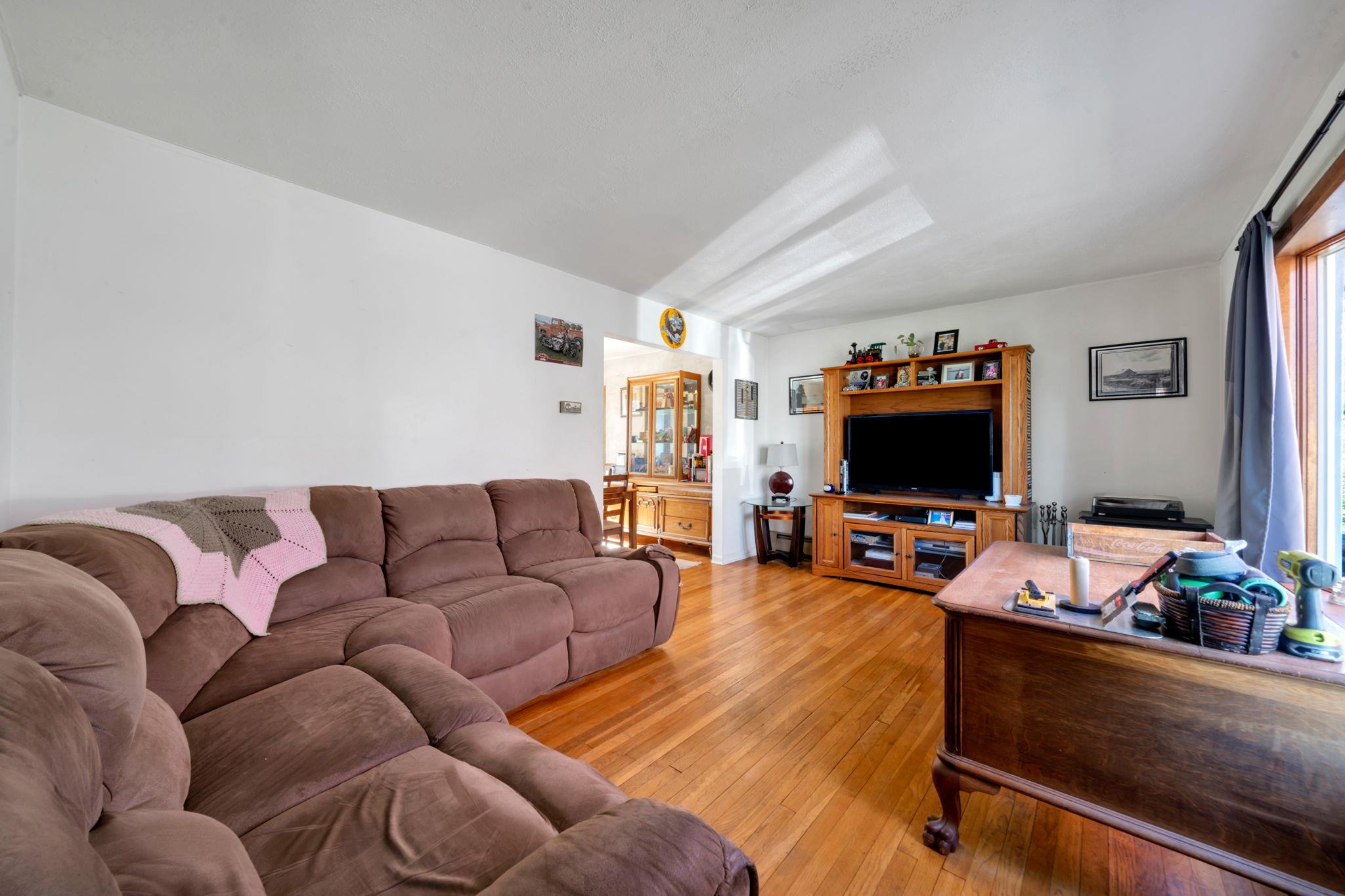 760 Higbie Lane, West Islip, New York image 10