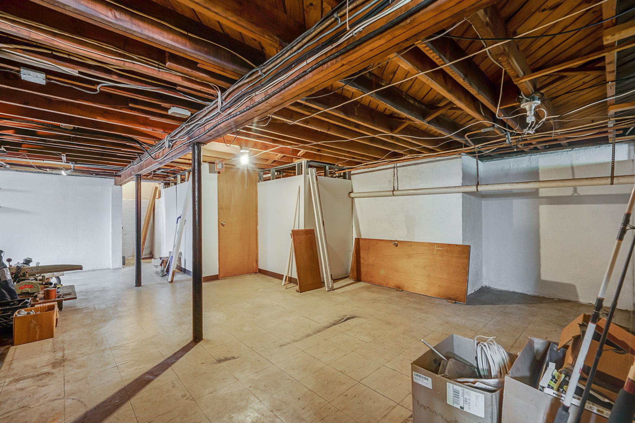 760 Higbie Lane, West Islip, New York image 30