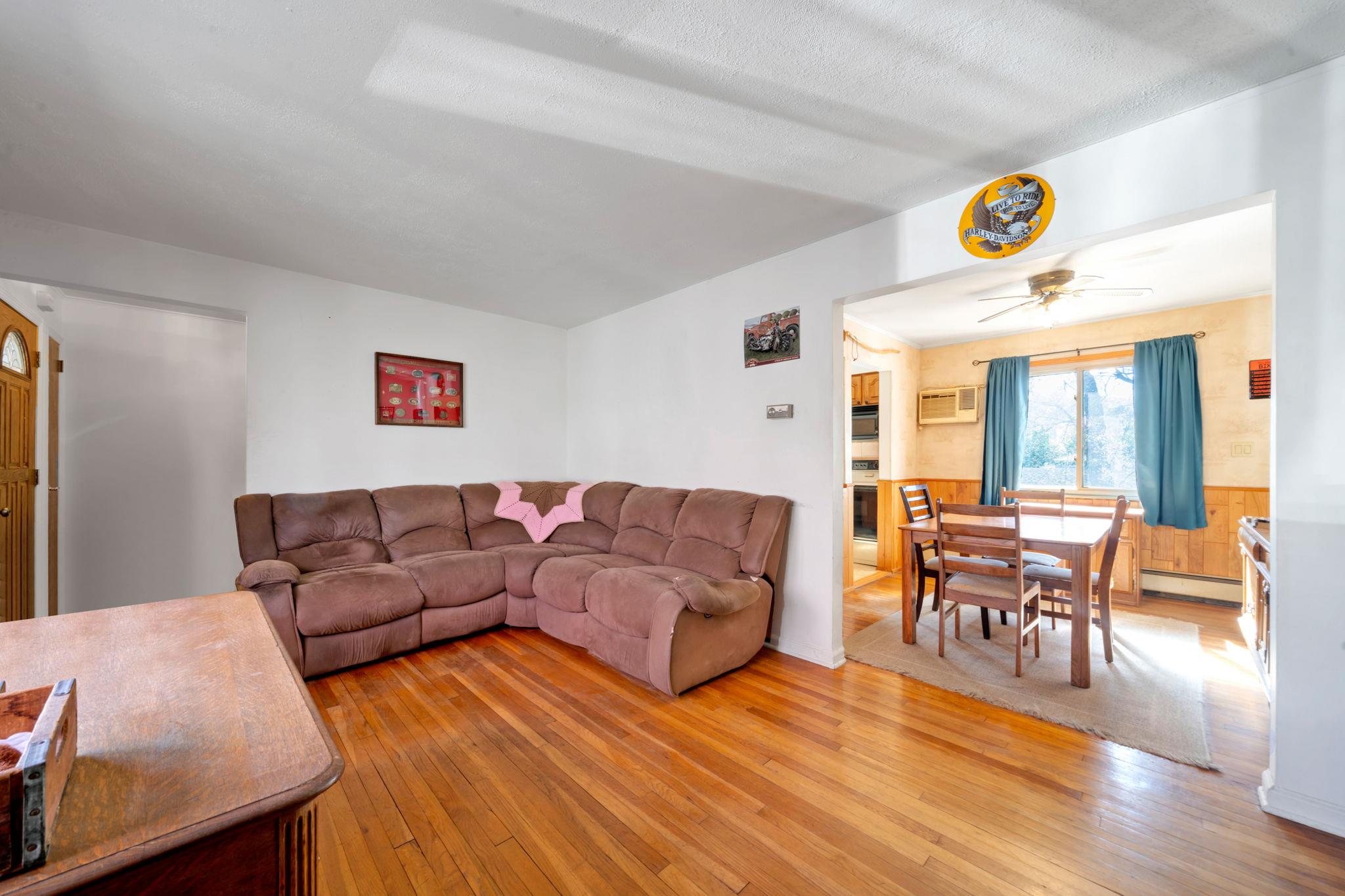 760 Higbie Lane, West Islip, New York image 12