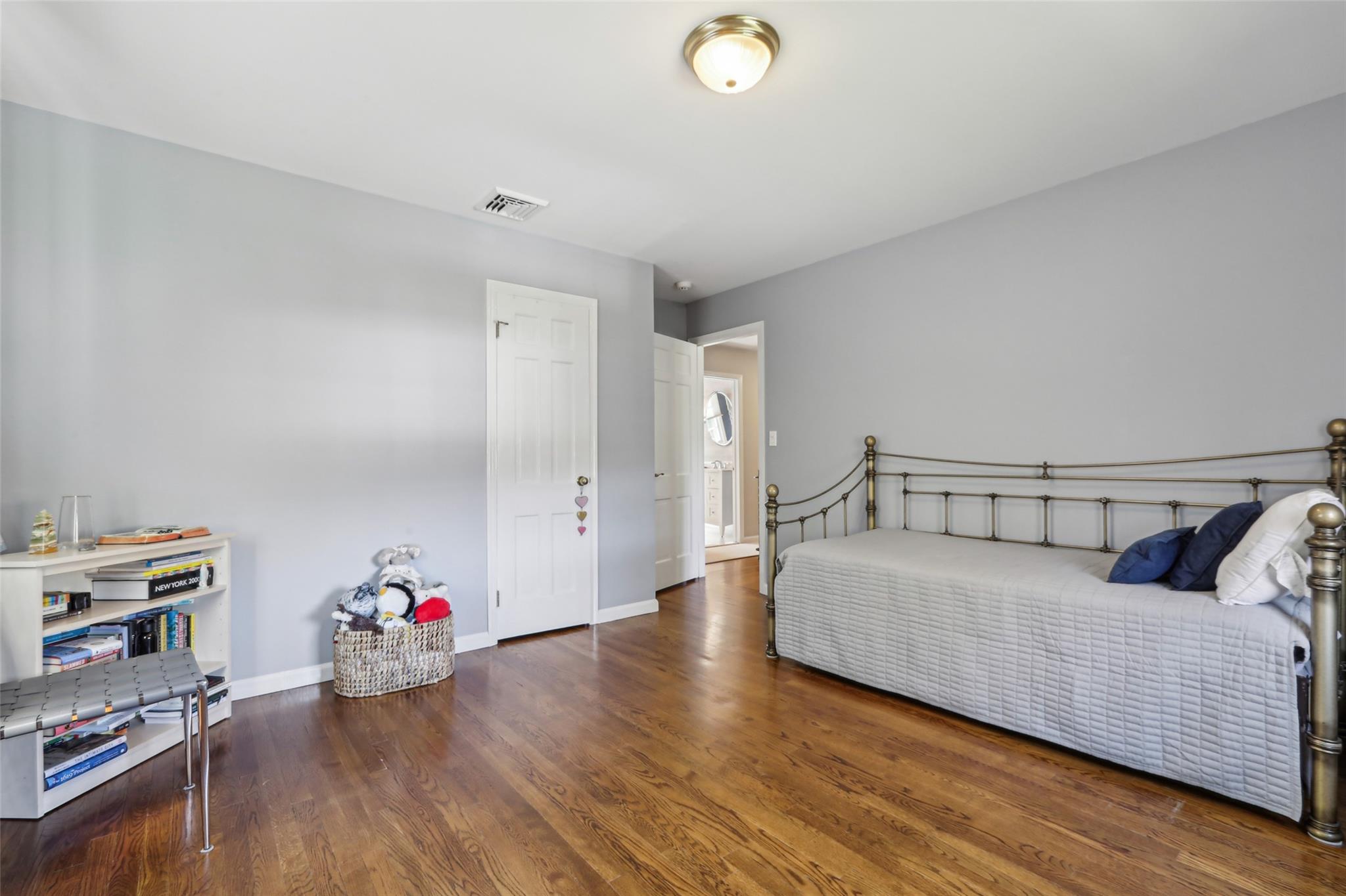 122 Oxford Road, New Rochelle, New York image 23