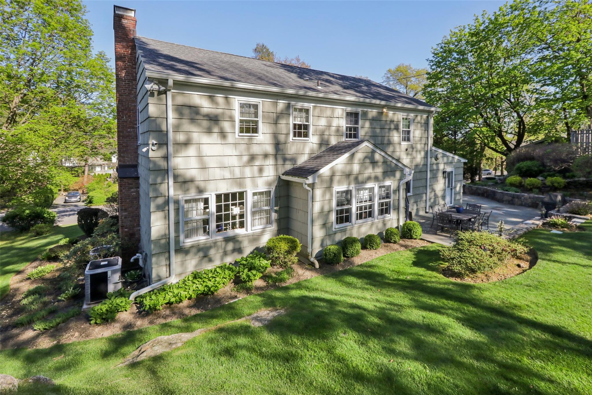 122 Oxford Road, New Rochelle, New York image 36
