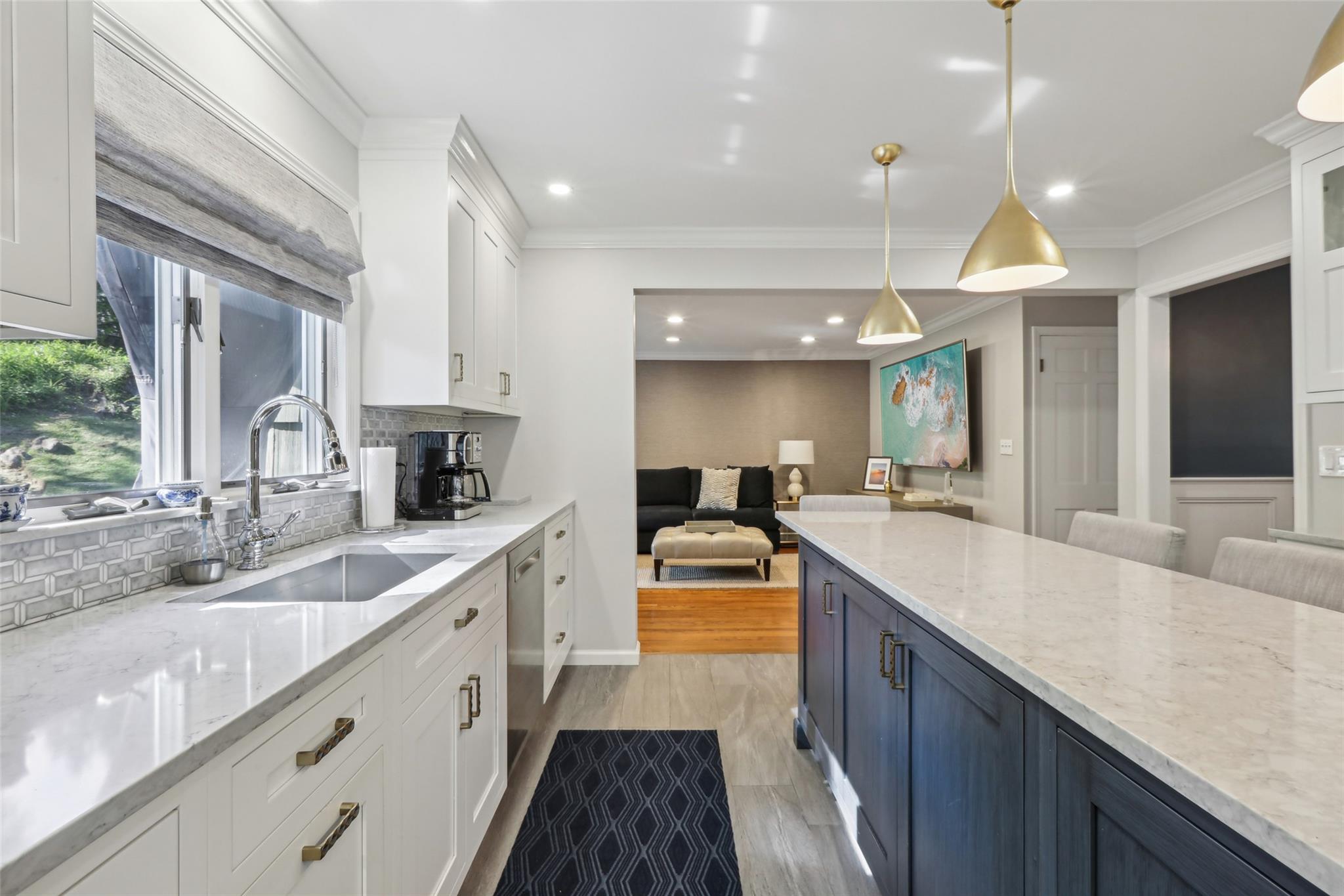 122 Oxford Road, New Rochelle, New York image 10