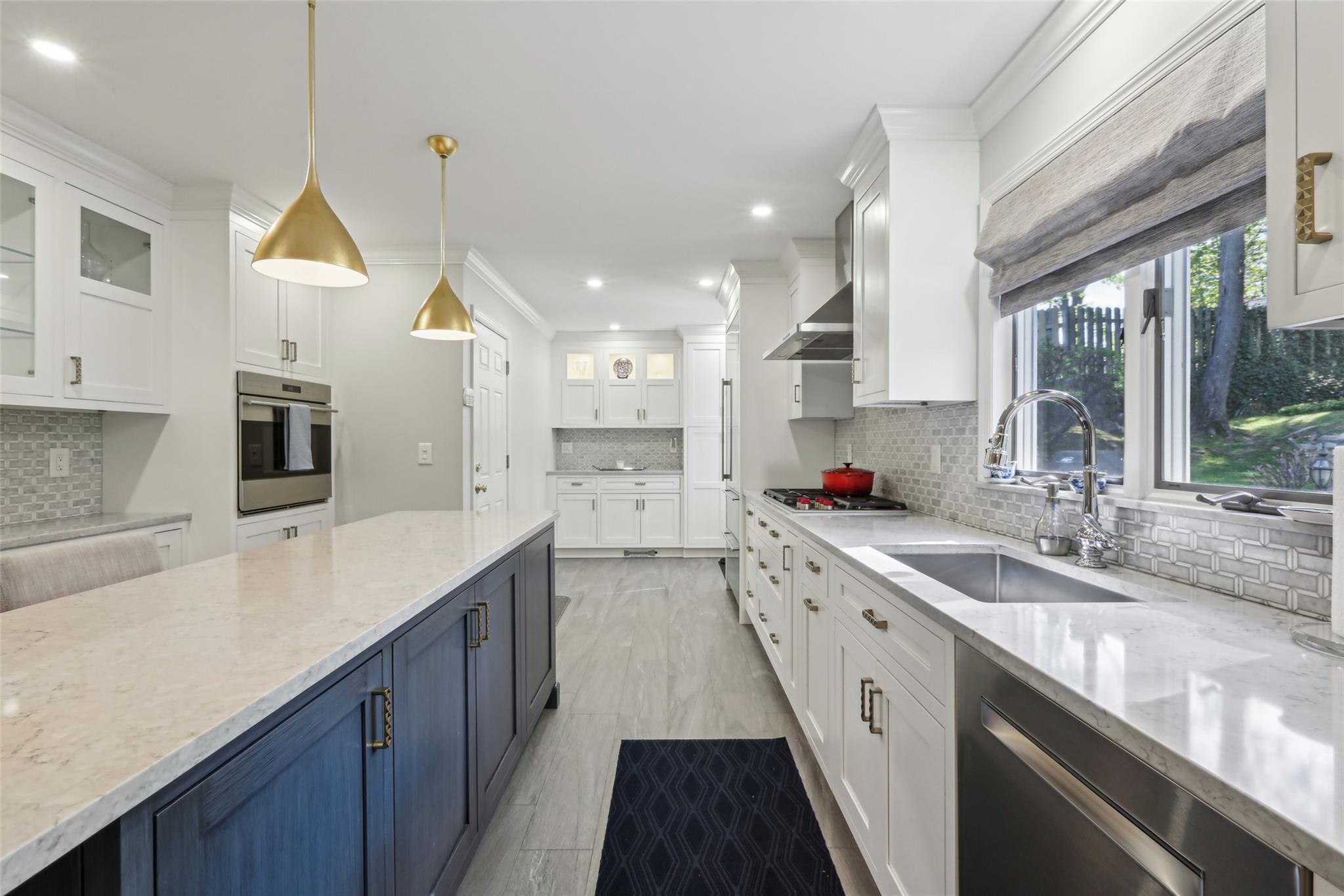122 Oxford Road, New Rochelle, New York image 9