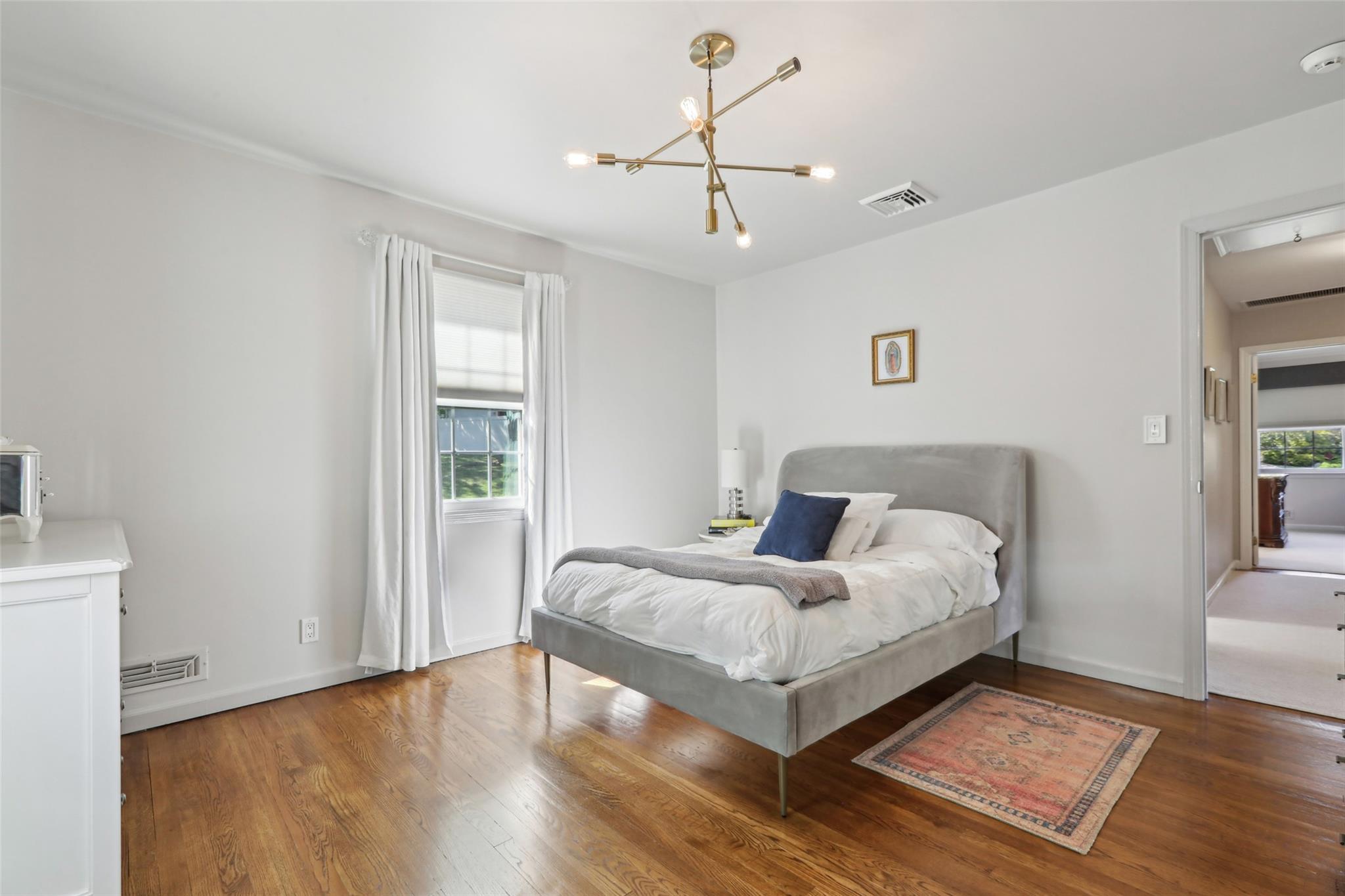 122 Oxford Road, New Rochelle, New York image 25