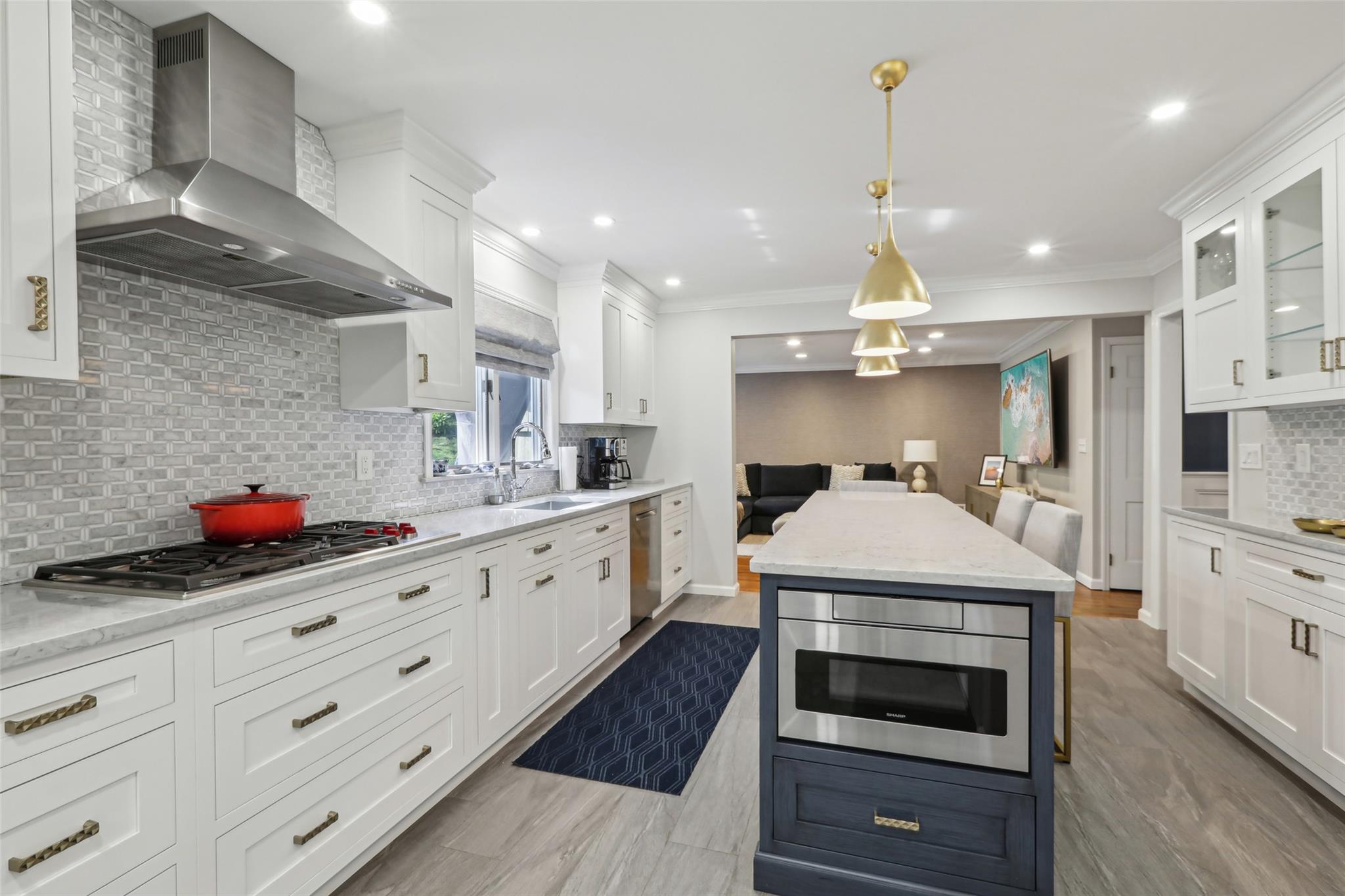 122 Oxford Road, New Rochelle, New York image 8