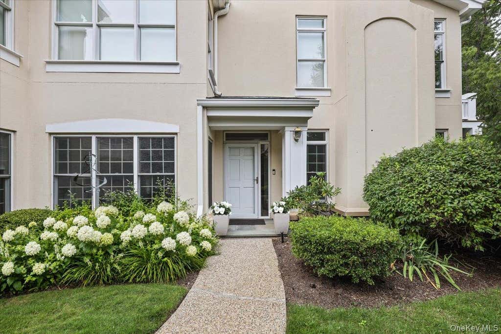 Photo of 138 Doral Greens Drive W, Rye Brook, NY 10573 (MLS # 1042878)