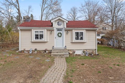 Homes For Sale - 32 Forest Lane<br/> Yorktown Heights, NY 10598