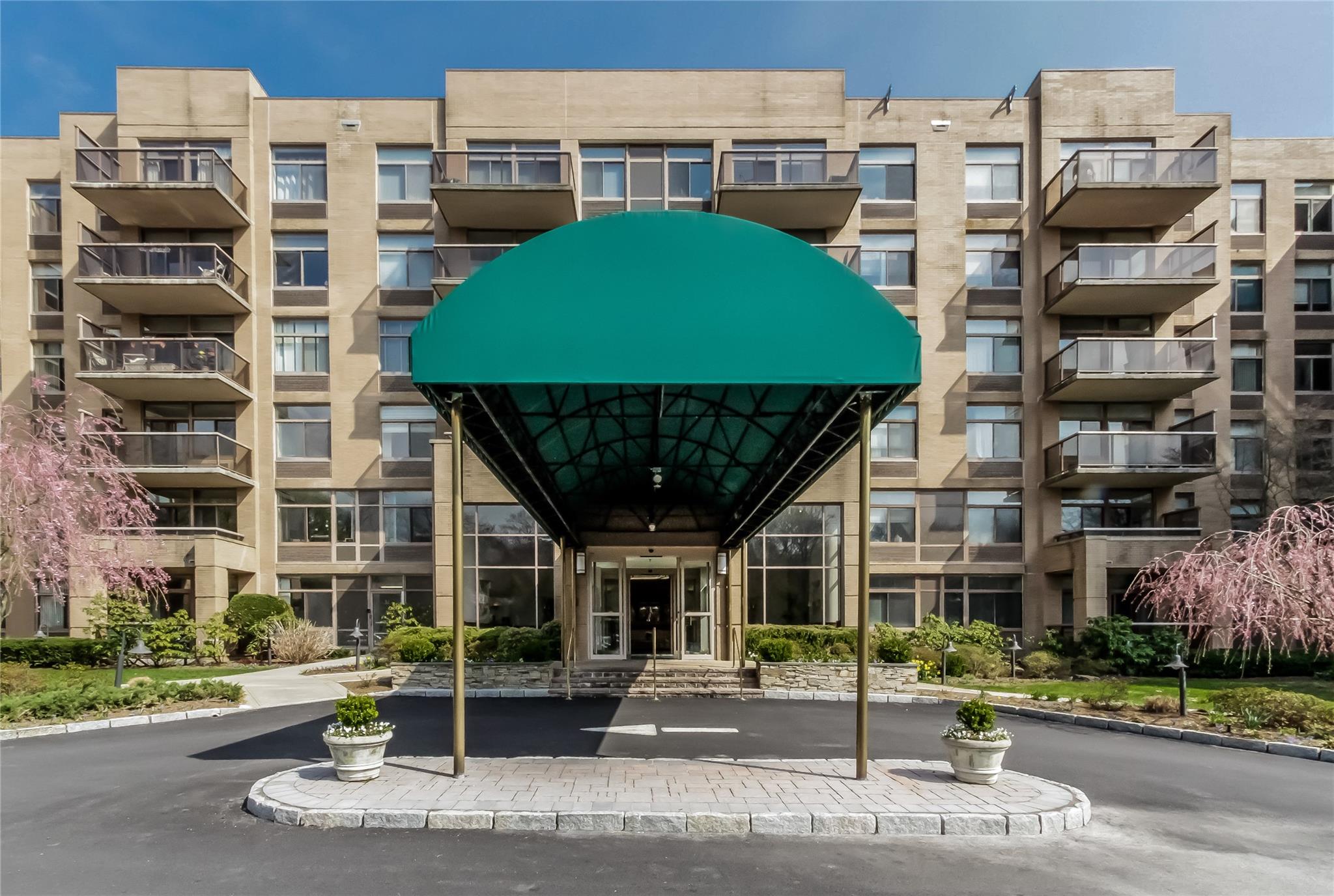 35 N Chatsworth Avenue #1H, Larchmont, New York image 1