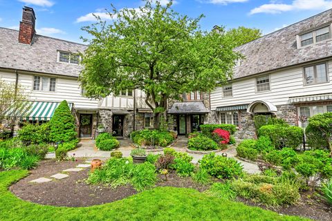 Homes For Sale - 7 Merestone Terrace<br/> Bronxville, NY 10708