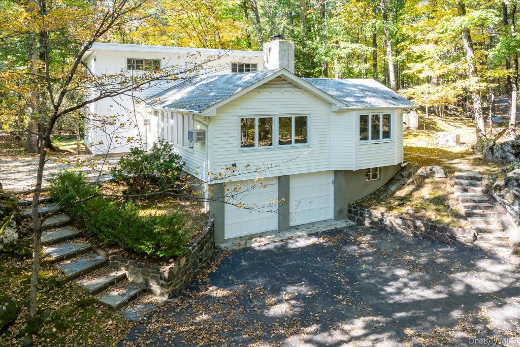 Photo of 1471 Old Logging Road W, Yorktown Heights, NY 10598 (MLS # 1060830)