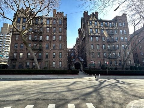 Homes For Sale - 83-15 116th Street #1F<br/> Queens County, Richmond Hill, NY 11418