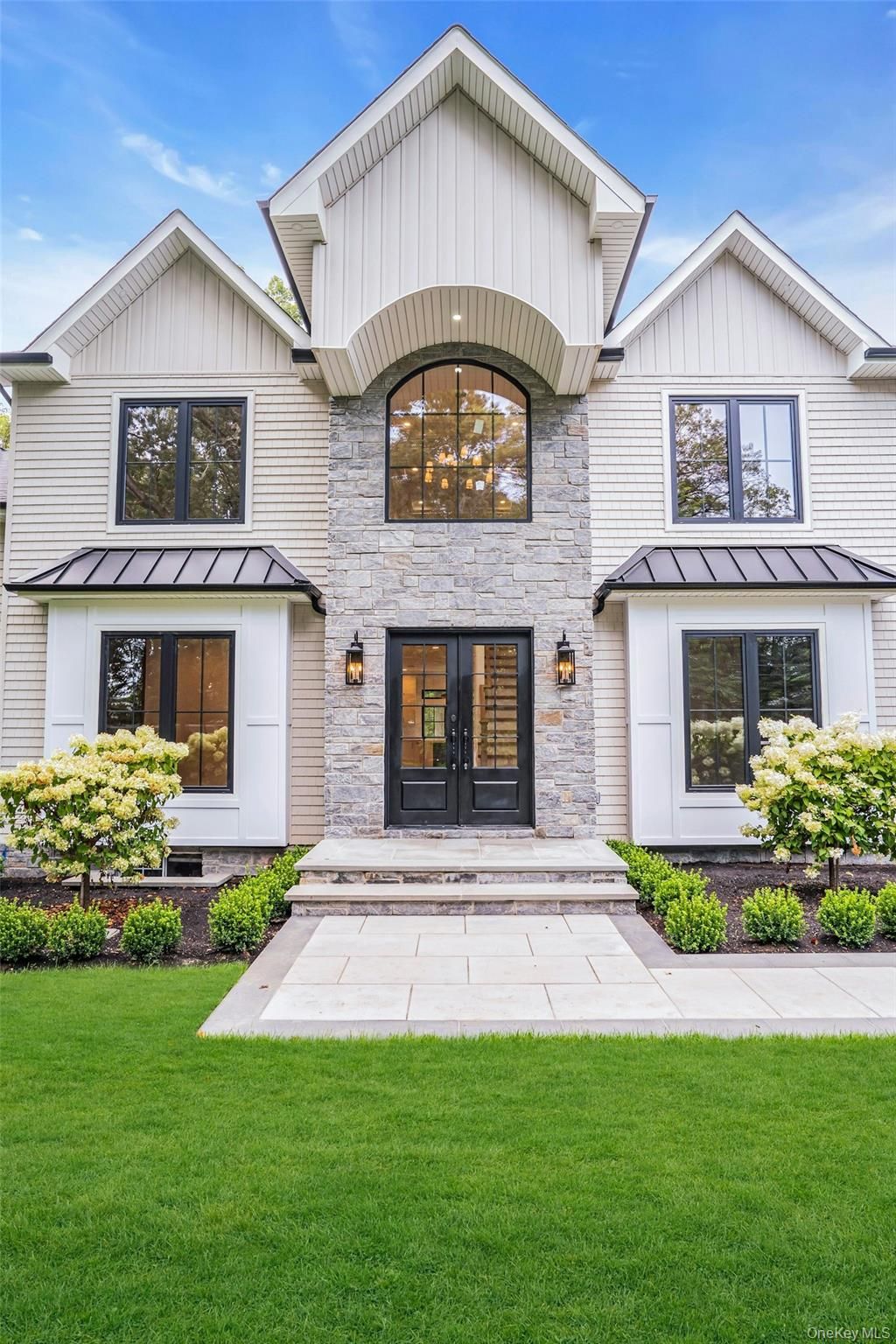 Photo of 115 Weeks Drive, Dix Hills, NY 11746 (MLS # 896348)