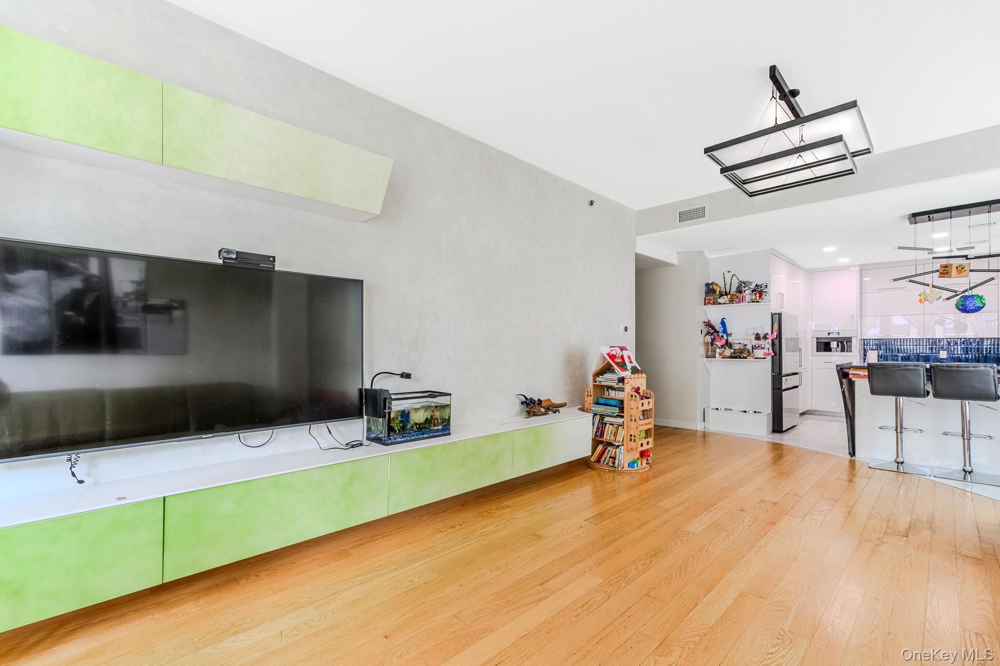 37 W End Avenue 2B