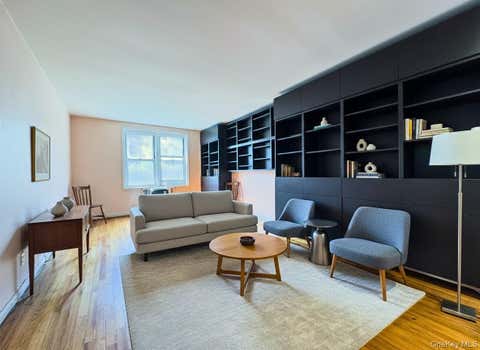 Homes For Sale - 5615 SW Netherland Avenue #1E<br/> Bronx County, Bronx, NY 10471