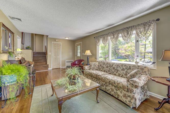 54 Wyoming Drive, Huntington Station, New York image 4