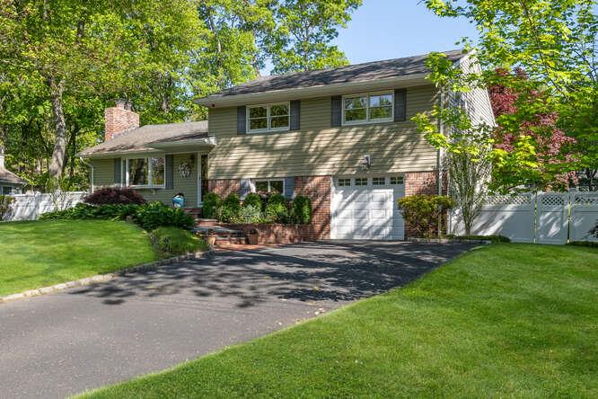 54 Wyoming Drive, Huntington Station, New York image 2