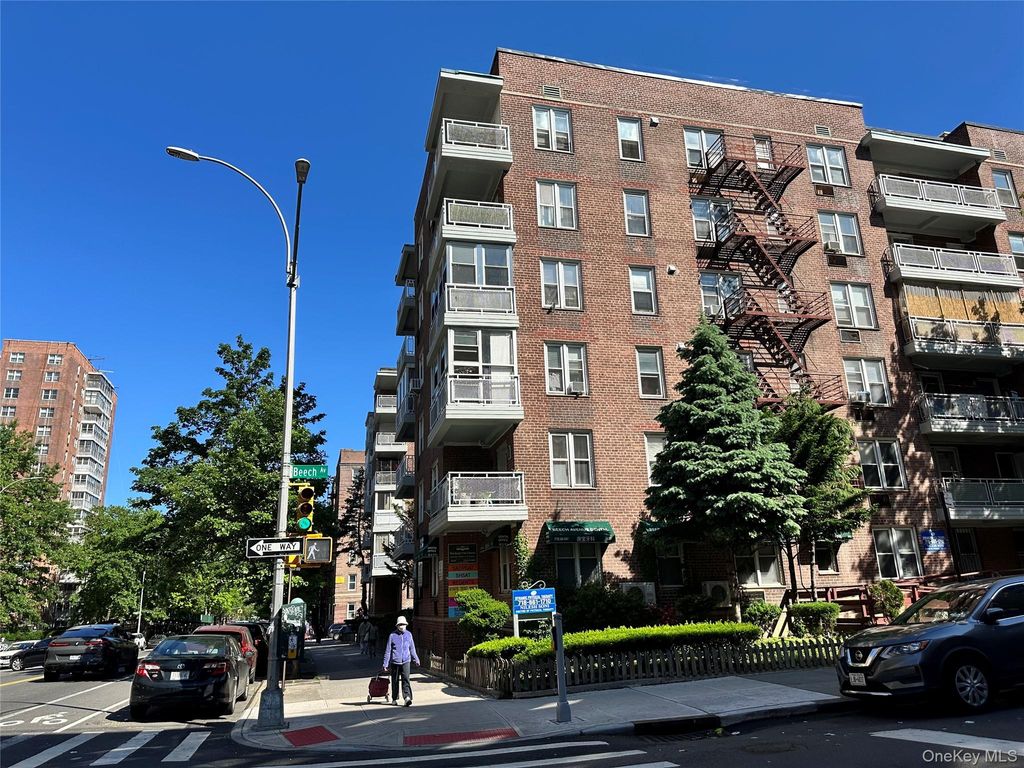 Photo of 43-43 Kissena Boulevard #509, Flushing, NY 11355 (MLS # 1021672)