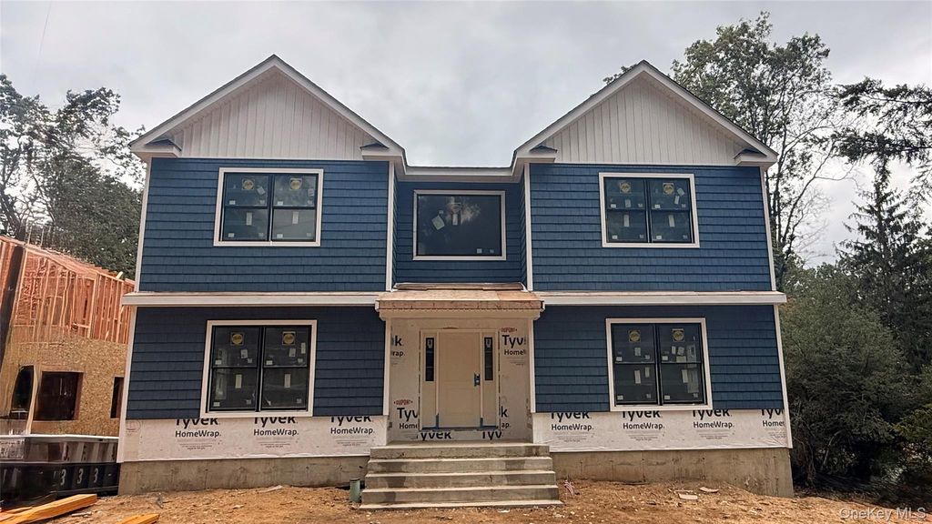 Photo of 762 Connecticut View Drive, Mill Neck, NY 11771 (MLS # 873966)